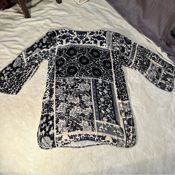 Johnny Was velvet tunic top cream and navy // small - Picture 12 of 15